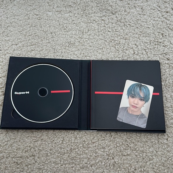 Super M The 1st mini album Mark’s version - Picture 2 of 4